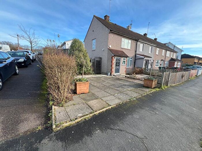 2 Bedroom Terraced House To Rent In Prestwick Road, South Oxhey, WD19