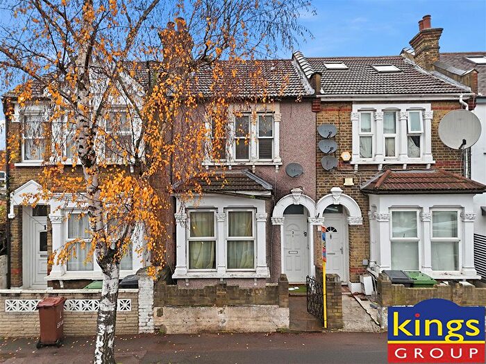 3 Bedroom Property For Sale In Gloucester Road, London, E17