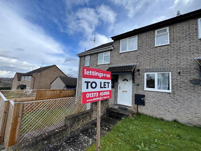 2 Bedroom House To Rent In Whatcombe Road, Frome, Somerset, BA11