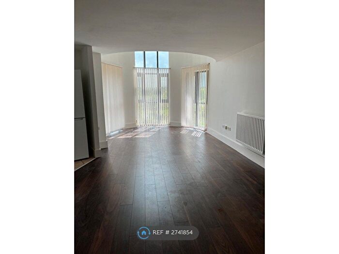 2 Bedroom Flat To Rent In Grange Farm, Milton Keynes, MK8