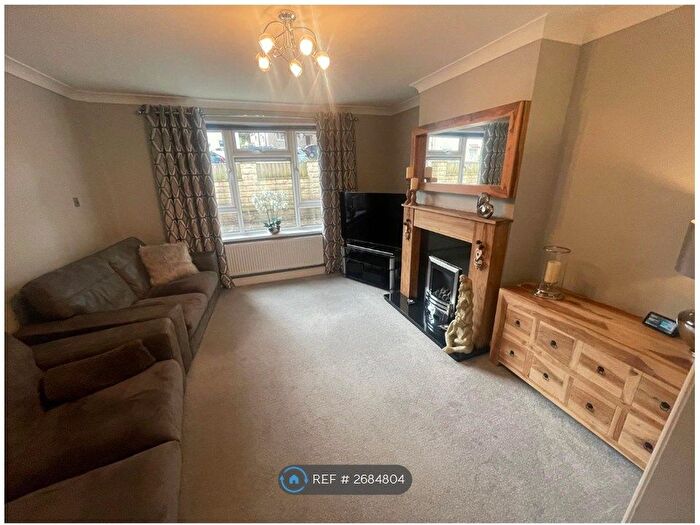 3 Bedroom Semi-Detached House To Rent In Fernside Avenue, Huddersfield, HD5