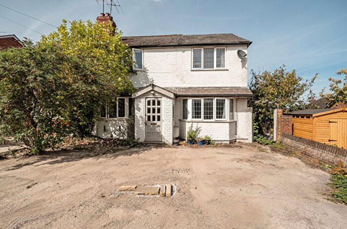 4 Bedroom Semi Detached House For Sale In Alben Road, Binfield, Bracknell, Berkshire, RG42