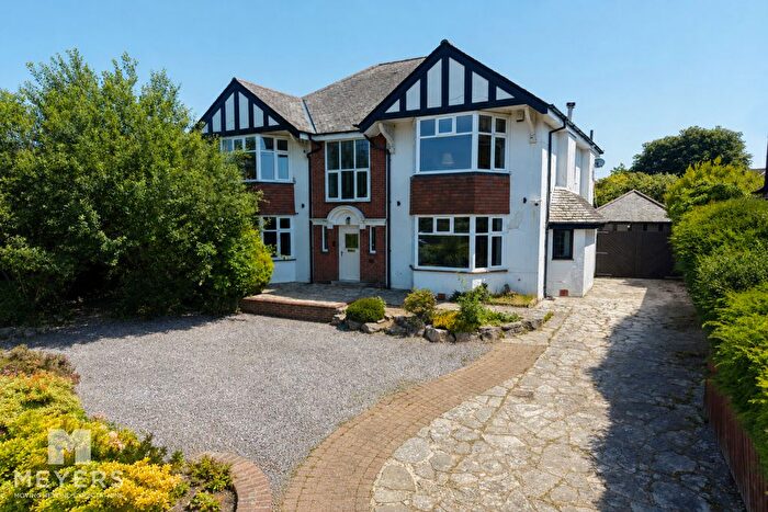 4 Bedroom Detached House For Sale In Littledown Drive, Bournemouth, BH7
