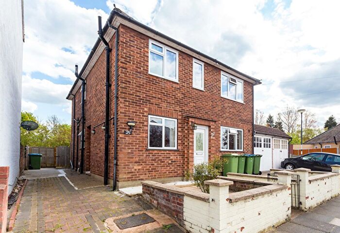 2 Bedroom Maisonette To Rent In Blanmerle Road, New Eltham, SE9