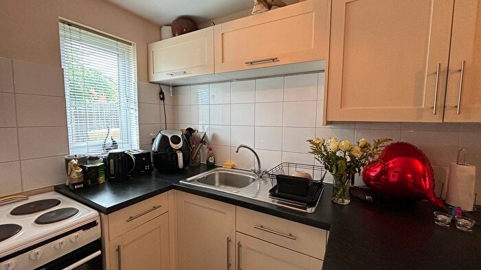 Studio To Rent In Allington Close, Taunton, TA1