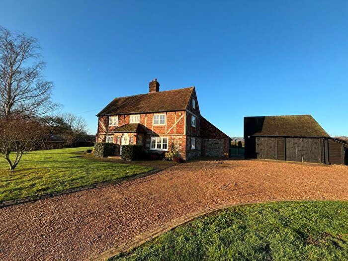 5 Bedroom Detached House To Rent In Woodgate Road, West Malling, ME19