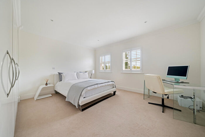 5 Bedroom Detached House To Rent In Gainsborough Place, Cobham, Surrey, KT11