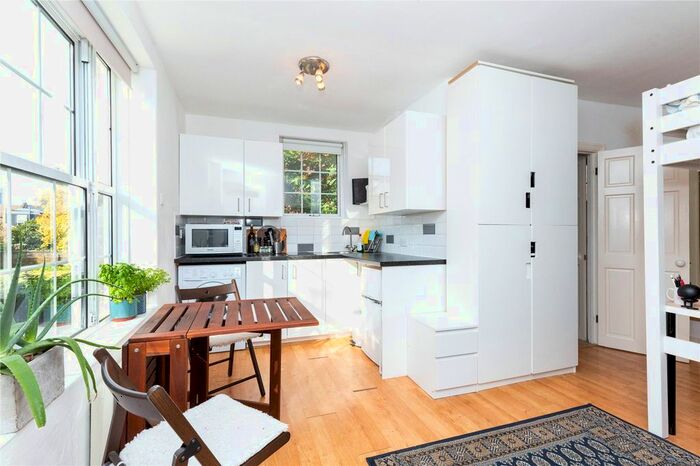 Studio To Rent In Elwood Street, Islington, London, N5