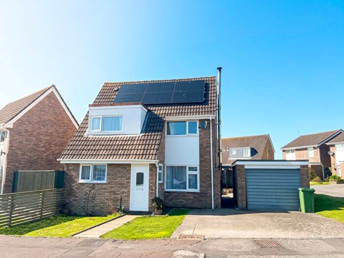 3 Bedroom Detached House For Sale In Cardigan Cresent, Boverton, Llantwit Major, The Vale Of Glamorgan, CF61