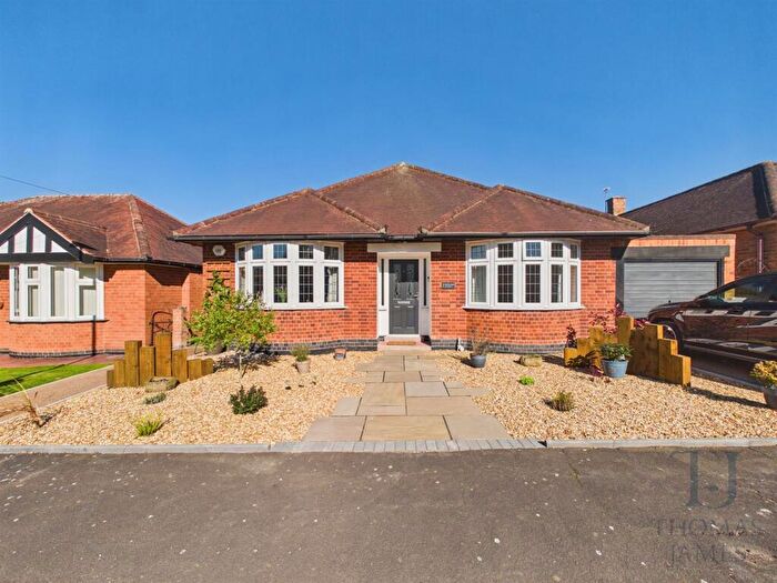 2 Bedroom Detached Bungalow For Sale In Flawforth Avenue, Ruddington, Nottingham, NG11