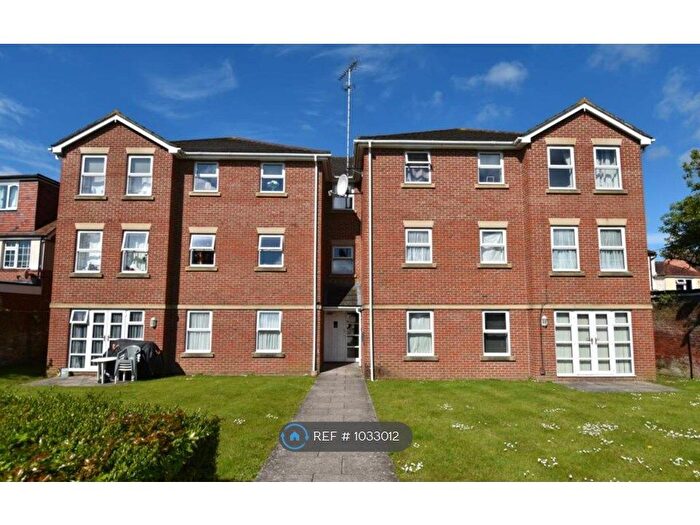 2 Bedroom Flat To Rent In Brockhurst Road, Gosport, PO12