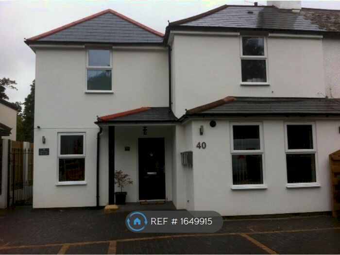 2 Bedroom Flat To Rent In At North Street, Carshalton, SM5