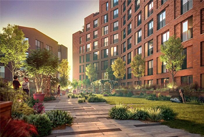 3 Bedroom Flat For Sale In The Penthouse, Springwell Gardens, Whitehall Road, Leeds, LS12