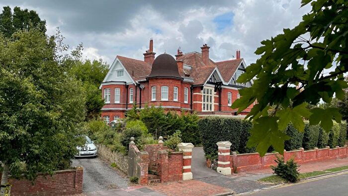 2 Bedroom Flat For Sale In Denton Road, Eastbourne, BN20