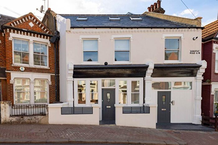 1 Bedroom Flat To Rent In Dorothy Road, Battersea, London, SW11