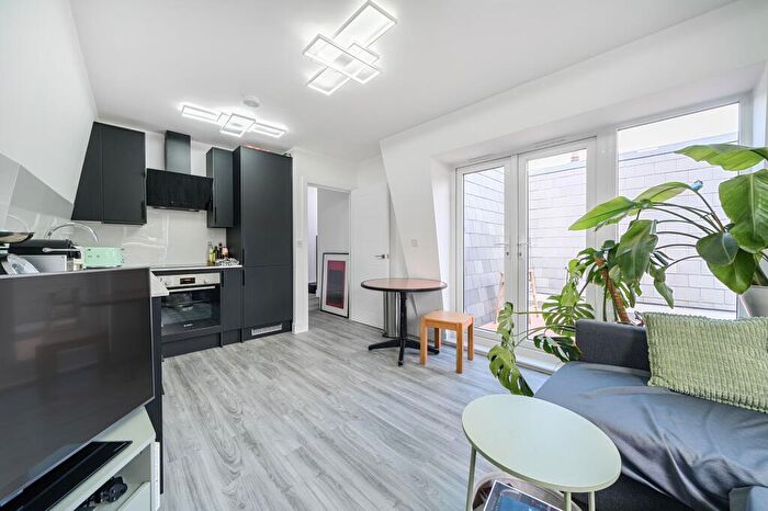 1 Bedroom Flat To Rent In Rippolson Road, London, SE18