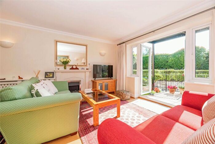 2 Bedroom Flat For Sale In Portsmouth Road, Cobham, Surrey, KT11