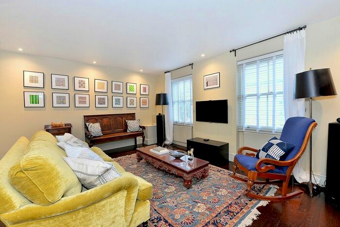 3 Bedroom Flat To Rent In Coptic Street, Bloomsbury, WC1A