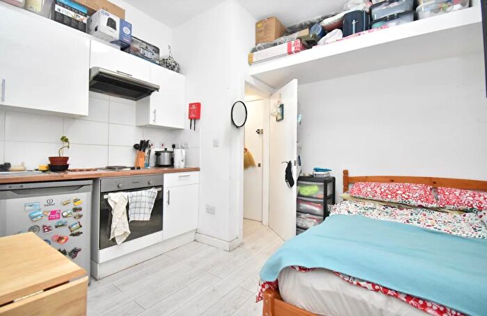 Studio To Rent In Warwick Road, Earls Court, SW5