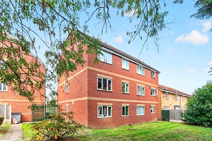 2 Bedroom Flat For Sale In Fenman Gardens, Ilford, Essex, IG3