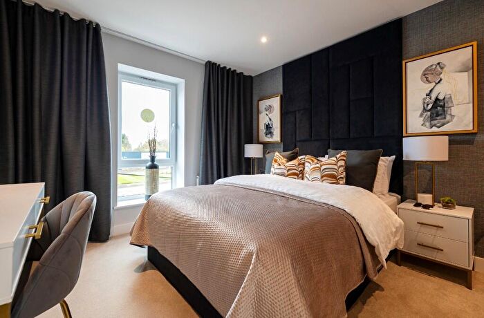 2 Bedroom Apartment For Sale In Mulberry Park, Mulberry Way, BA2