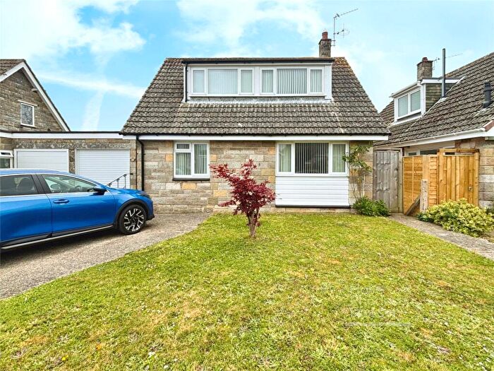 3 Bedroom Detached House For Sale In Holford Road, Wootton Bridge, Ryde, PO33