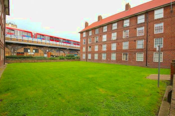 4 Bedroom Flat To Rent In Shadwell Gardens, London, E1