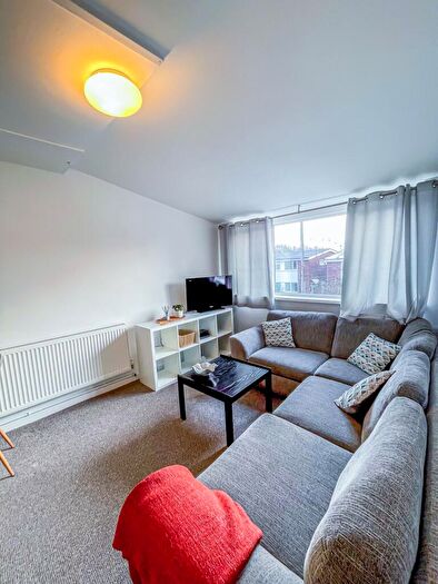 2 Bedroom Maisonette To Rent In Vinecote Road, Longford, CV6