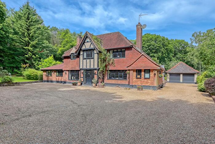 4 Bedroom Detached House For Sale In The Avenue, Brentwood, CM13