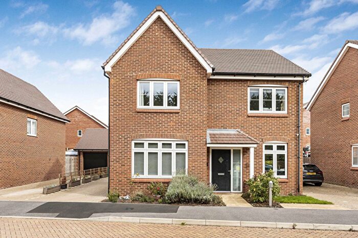 4 Bedroom Detached House For Sale In Holcombe Place, Stadhampton, OX44