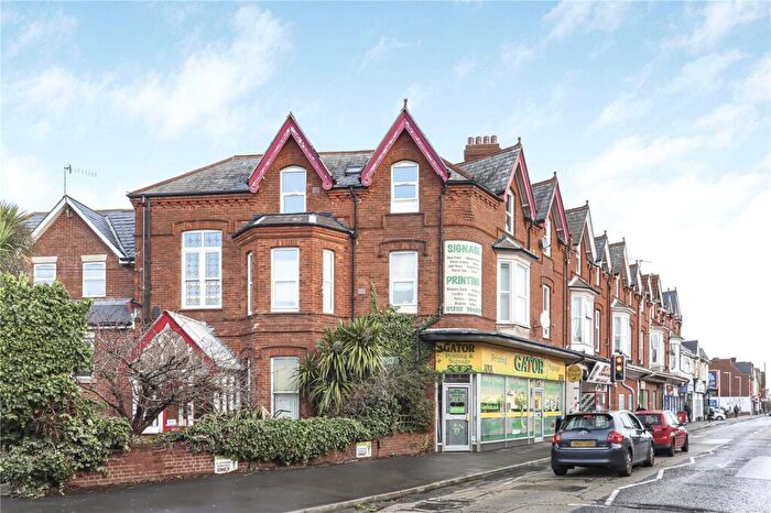1 Bedroom Apartment For Sale In Holdenhurst Road, Bournemouth, BH8