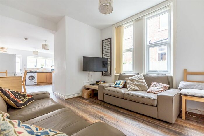 6 Bedroom Terraced House To Rent In Warton Terrace, Heaton, Newcastle Upon Tyne, NE6