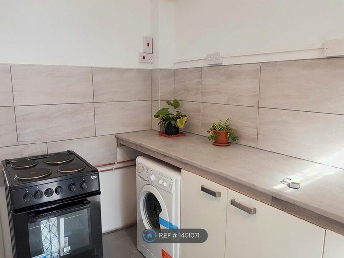 Studio To Rent In Tottenham, Tottenham, N15