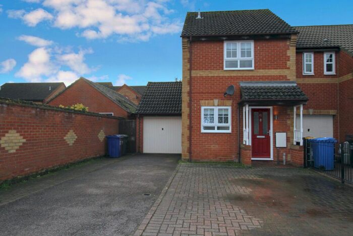 2 Bedroom End Of Terrace House To Rent In Coopers Gate, Banbury, Oxon, OX16