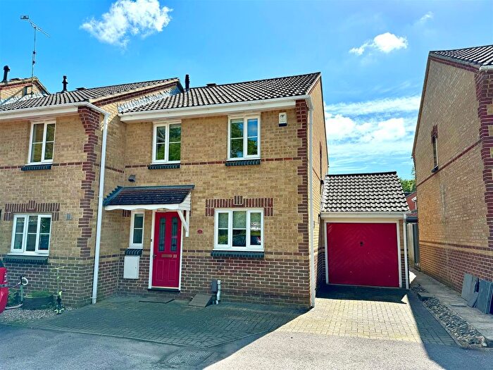 3 Bedroom End Terrace House For Sale In Saffron Way, Whiteley, PO15