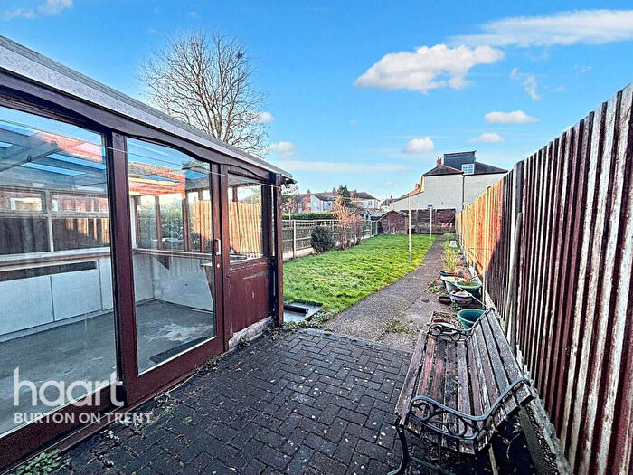 3 Bedroom Terraced House For Sale In Calais Road, Burton-On-Trent, DE13