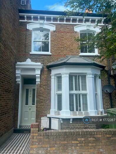 2 Bedroom Flat To Rent In Fellbrigg Road, East Dulwich, SE22
