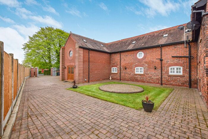 4 Bedroom Semi Detached House For Sale In Station Road, Sutton Weaver, Cheshire, WA7