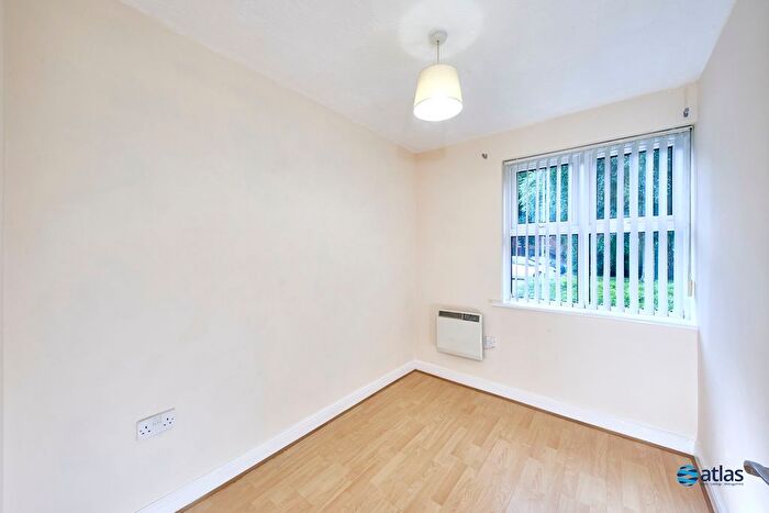 2 Bedroom Flat For Sale In The Spinnakers, Aigburth, L19