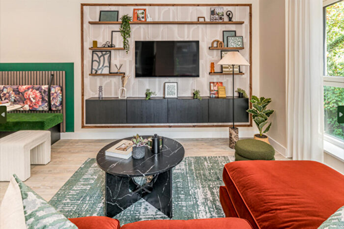 2 Bedroom Apartment For Sale In Unit North Gate Park, Harringay, N15