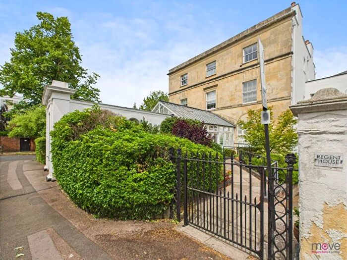 1 Bedroom Flat To Rent In Montpellier Drive, Regent House Montpellier Drive, GL50