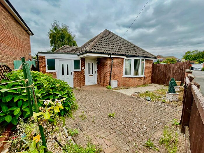 2 Bedroom Detached Bungalow For Sale In Boddington Gardens, Biggleswade, SG18