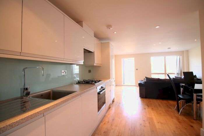 2 Bedroom Flat To Rent In Shirley Street, Canning Town, E16