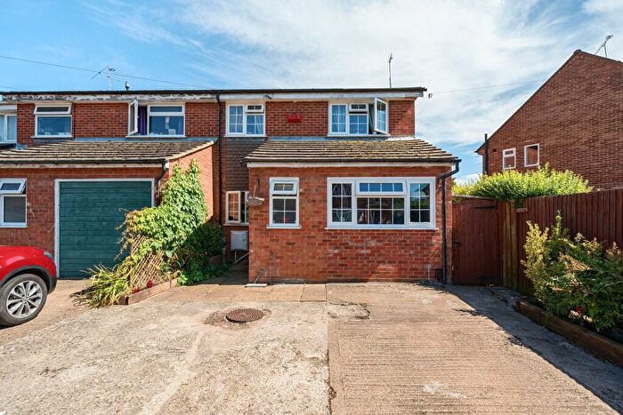 4 Bedroom End Of Terrace House To Rent In Halifax Road, Maidenhead, SL6
