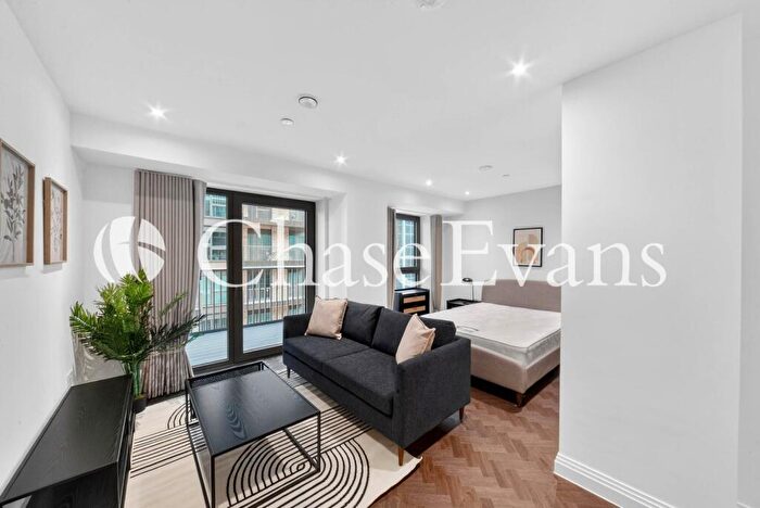 Flat To Rent In Halcyon House, Royal Eden Docks, Eden Place, Royal Docks, London, E16