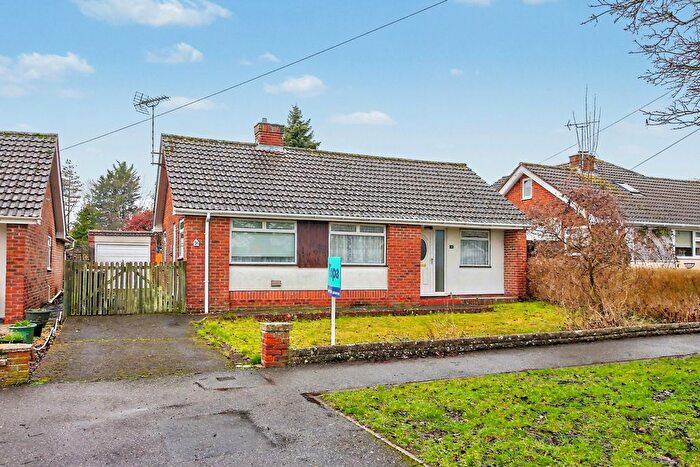 3 Bedroom Detached Bungalow For Sale In Blendon Drive, Andover, SP10
