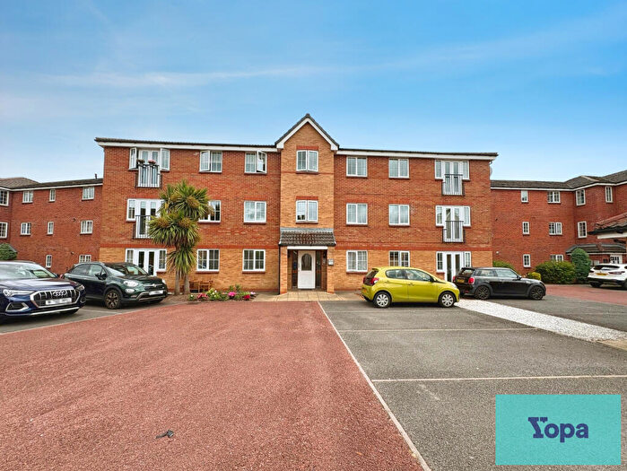 2 Bedroom Apartment For Sale In Trent Bridge Close, Trentham, Stoke-on-trent, ST4
