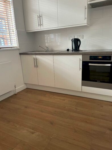 1 Bedroom Flat To Rent In Forest Road, London, E17