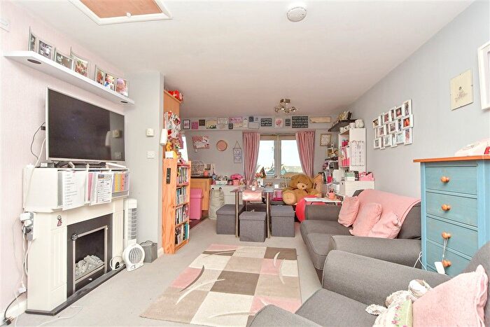 1 Bedroom Flat For Sale In High Street, Sheerness, Kent, ME12