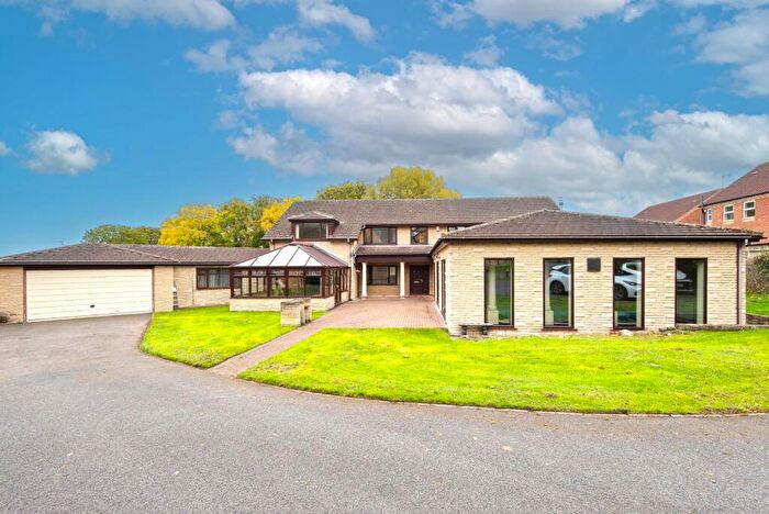 5 Bedroom Detached House For Sale In Inkersall Green Road, Inkersall, S43